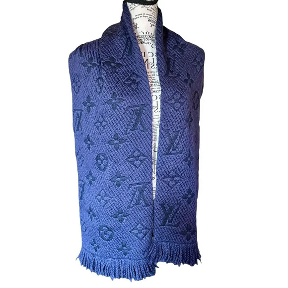 Authentic Louis Vuitton Purple Monogram Chunky Knit Wool Silk Rectangle Scarf - Picture 3 of 6